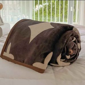 Зима утолщенная молочная шерстяная одеяла дизайнерская дивант кровать теплый уютный одеял наборы постельных принадлежностей