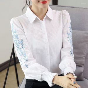 Kvinnor BLOUSES 2023 Spring and Autumn Embroidery Long Blus Women Sleeve Art Loose Ladies Offic Tops Button Down Shirts L148