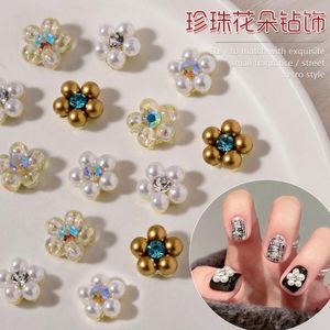 Decorazioni per nail art 4 pezzi lega 3D perla leggera fondo piatto fiori bianchi magici strass in resina decorazione ornamenti per manicure