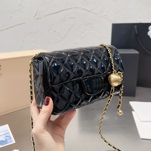 8A Womens Classic Mini Flap Quilted Crossbody Bags Patenet leather With Gold Ball Metal Hardware matelasse Chain Turn Lock Purse Outdoor Sacoche Pocket 20CM