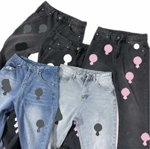 メンズパンツメンズジーンズデザイナーは古い洗浄されたクロムストレートズボンハートプリント女性男性長スタイルを作る