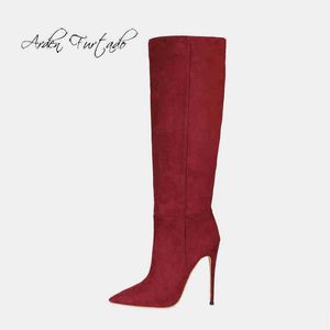 Stivali Arden Furtado 2020 inverno Moda Scarpe da donna Eleganti tacchi a spillo in pelle scamosciata bordeaux con punta tacco alto al ginocchio 44 45 220906