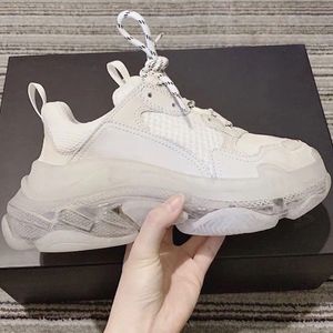 Triple S Casual Shoes Designer Men Mulheres Plataforma tênis preto Branco bege escuro cinza laranja verde cáqui ferrugem rosa criado prateado treinadores de homens jogando andando d1