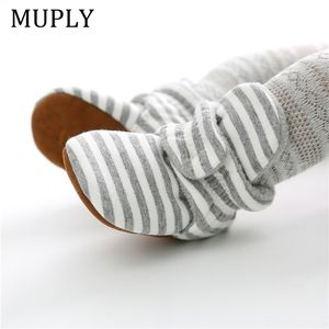 Born Boys Girls Stripe 유아용 부티를위한 첫 워커 아기 신발면 Comfort Comfort Soft Antislip Infant 따뜻한 부츠 221107