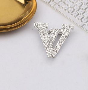 23SS 2Color Corean Luxury Brand Designer Letter Broches Moda Small Sweet Wind Broche Flower Pin Crystal Jewelry Wedding Wedding