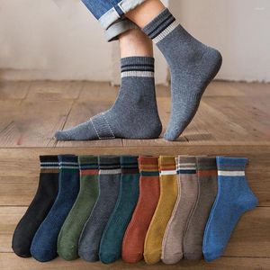 Meias masculinas 5pairs homens meias de tornozelo durável Moda confortável listra casual esportes divertidos respiráveis cor de cor algodão sólido Sox Presente de Natal