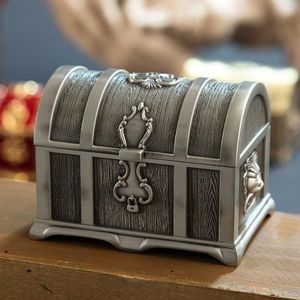 Storage Boxes European Style Home Pography Shooting Props Exquisite Tin-colored Pirate Treasure Box Medium Jewelry Wedding Gift