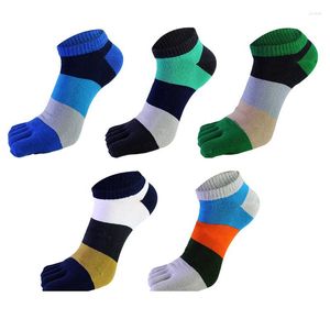 Erkek Çorap 1 Çifti Pamuklu Erkekler Ayakta Tekne Beş Parmak Nefes Alabilir Renkli Rahat Düşük Tüp Ayak parmakları ile Kısa Eu 39-44