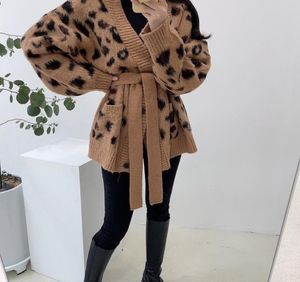 Suéter de leopardo coreano chique de peito único feminino com decote em v manga comprida cardigã solto outono inverno casual macio quente casaco de malha