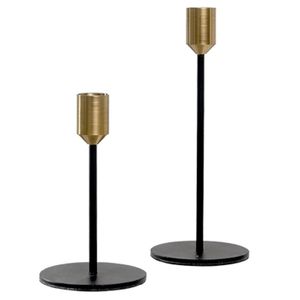 Titulares de vela 2pcs European Gold Metal Stick Wedding Table Luxury Decorações românticas Ano da festa do bar da festa 221108