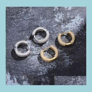 Hoop Huggie 18K Orecchini a cerchio zircone a rame oro oro.