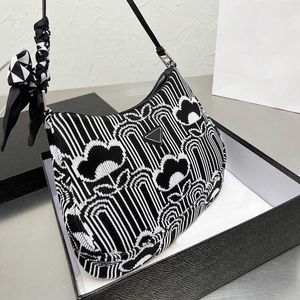 Вышивающие сумки P Pag Party Designer Bag Women Emelcodery Print Print Designers Designers Cross Body Budbag Tote Bag Suck Soild 2023