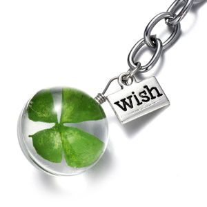 Quatro folhas secas de vidro verde Kichain Bag Women Solping Charm Key Chain Luckyets St Patricks Day Gift