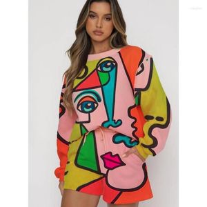 Kvinnors spårningsdräkter 2022 Autumn Women's Set Character Face Abstract Print Side Slit T-Ahirt Kort byxor Passar Tvådelt modesuit