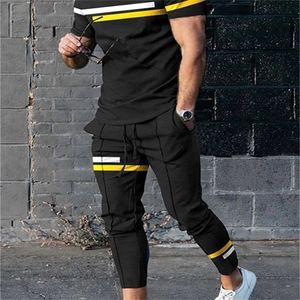 Agasalhos masculinos Agasalhos casuais de verão Conjuntos de 2 peças Strip King estampado T ShirtsCalças Joggers Conjunto Fashion Street Calças de manga curta 221108