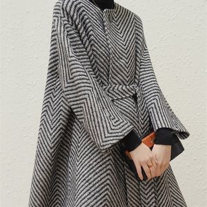 Women's Wool Blends Lautaro Autumn Winter Black and White Zigzag Woolen Coat Women Sashes A Line Loose Elegant Stylish Runway Korean Fashion 221110