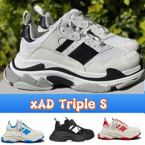 2023 Designer triple s herr kvinnor Fritidsskor sneaker plattform pappa Skor xAD Par lyxiga triple-s Tjocksulor Svart Vit Röd Blå mode herrsport Trainer