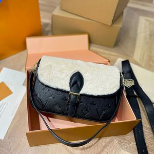 Luxury Designer Bags Fashion Handbag Ladies Classic Vintage Bag Leather Lamb Fur Flap Messenger Envelope Bags Evening Party Christmas Holiday Gift Lock very good