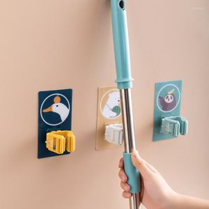 Ganci Punzonatura gratuita Gancio per clip nordico per mop Multifunzione autoadesivo Scaffale da cucina Spazzola per riporre Scopa Appendiabiti Utensili per il bagno domestico