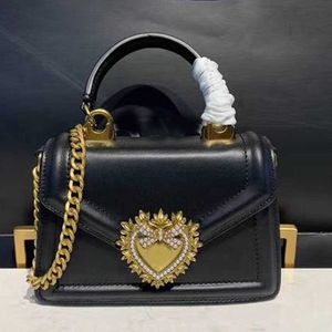 Women Designer Bag Flap Handbag Chain Crossbody Shoulder Bags Women Hand Bags Purse Genuine Leather Jewelry Heart Buckle Wallets