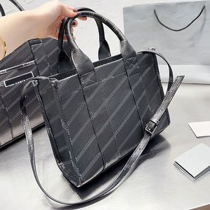 TOTES Çanta Çanta Orijinal Deri Büyük Kapasiteli Kadın Çanta Çantası Crossbody Omuz Çantaları Poşet Lichee Desen Moda Alışveriş Çantası