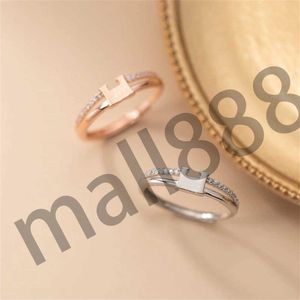 Projektowanie mody Listy Pierścień mężczyzn i kobiety diamentowe pierścionki z zespołu diamentowego Unisex platowana złota piękna biżuteria Wysokiej jakości nowoczesny styl ma pudełko pudełko