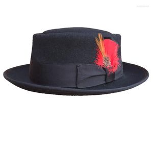 Berets Classic Wool Weeld Black Work Pie Hat Hat Porkpie Jazz Fedora круглой Trilby Stingy Brim Feather Cap