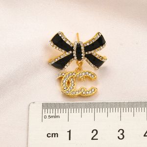 18K Guldpläterad 925 Silvrer Lyxmärke Designers Bokstäver Stud Bowknot Geometrisk Berömda Kvinnor Kristall Strass Rostfritt Stål Örhänge Bröllopsfest Smycken