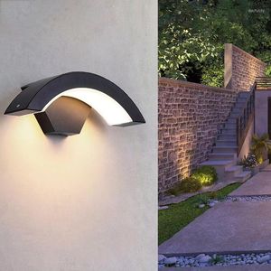 Lampy ścienne Wysokiej jakości aluminium LED na zewnątrz wodoodporne ludzkie lampa czujnikowa Countryard Prosty kreatywny balkon w kształcie księżyca