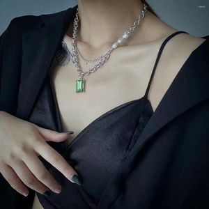 CHOKER SRCOI CUBE ЗЕЛЕНЫЙ ЦИРКОН СТОРОННЫЙ КЛОЧНЫЙ КЛАЙТИЧЕСКИЙ Ожерелье Двухслойное цепь когтя и жемчужное сплайсинг для женщин