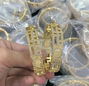 Hiphop Designed Hoop Exaggerated Big Round V letter Earings Banshee Medusa portrait brass 18K gold plated Greece Meander women Jewelry Christmas Gift MER -- 06