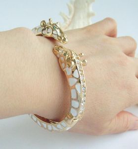 Bangle Pretty Deer Giraffe Bracelet Clear Rhinestone Crystals CL08403