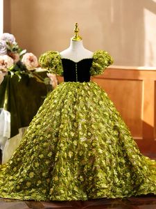 Luxuriöse Hochzeit Blumenmädchenkleider für den Strand, komplett handgefertigte Blumen, Prinzessin, Ballkleider, schönes Mädchen-Festzug-Kleid