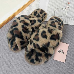 Slippers 2022 Winter Women House Slippers Faux Fur Furner Shoes Warm Woman على شقق الشرائح الإناث Leopard Home Home Furry Slippers G221110
