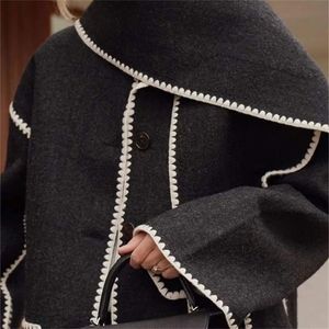 Women's Wool Blends Tot Tassel Scarf Collar Woolen Coat virkning Löst svarta kvinnor 221110