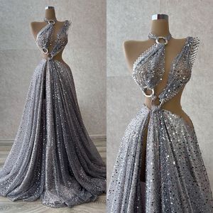 Glitter Silvery Balo Elbiseleri Yular Pullar Boncuk Yan Bölünmüş Parti Elbiseleri Haute Couture Özel Yapımlı Gece Elbise