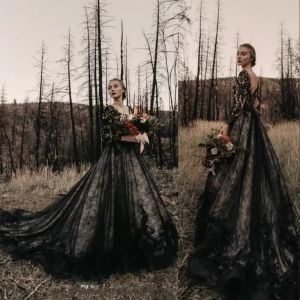Vestidos de noiva vintage góticos pretos uma linha vestidos de noiva formais v apliques de renda pesco