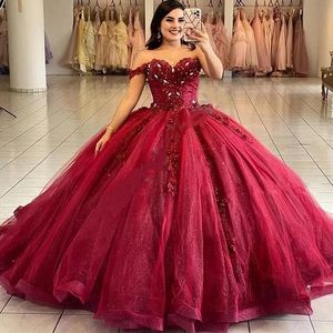 Klassisk älskling bollklänning quinceanera klänningar vinröd korsett spets blommor applikation sexig off axel tyll födelsedag formell prinsessa söt 16 prom party klänning