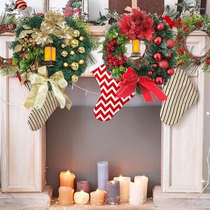 Dekorative Blumen, Weihnachtskranz, heilige Weihnachten, Hängegirlanden, Haustür, Fenster, Wanddekoration, Kamin, Treppe, Balkon, Garten