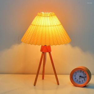 Table Lamps Vintage Korean Atmosphere Lamp Handmade Cloth Lampshade Desk Wood Bedroom Bedside Decor Nightlight