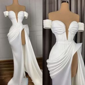 Vestidos de Noche blancos sexis largos 2022 de satén con hombros descubiertos y abertura alta para mujeres árabes africanas vestidos de fiesta formales vestido de Graduación