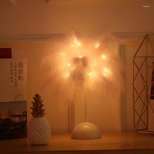 Bordslampor Creative Diy Feather LED Lamp f￶delsedag sovrum sovdisk dekorativ nattljus