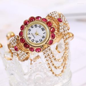 Bilek saati Lady Diamond Quartz Watch Style Alaşım Bilezik Kadınların Koreli Versiyonu