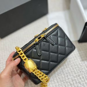 22K Womens Designer Cosmetic Case Vanity Box Bags Classic Quilted Bead Crush Ball Metal Hardware Crossbody Shoulder Purse Outdoor Fashion Trends Handags 16x10cm