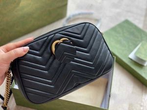 Alışveriş Çantaları Crossbody Kadınlar Altın Zincir Deri Cüzdan Marka Tasarımcısı Çanak Omuz Omuz Basit Atmosfer Messenger Kadınlar Küçük Meydan Cüzdanlar 1028