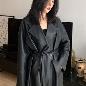 Женская кожаная искусственная фальшивка Lautaro Spring Aduld Long Ungife Black Trench Poat для женщин ствола одно пуговица свободная стильная корейская мода 22111111111111