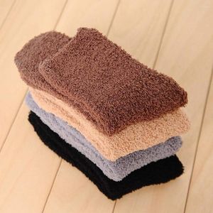 Meias masculinas 3 pares de inverno A quente cama fofo feminino elástico macio de coral de coral interno piso enredado Toalha de senhoras