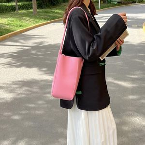 Bolsas de noturno Nicho francês Design de verão Bola feminina 2022 Saco de balde de moda