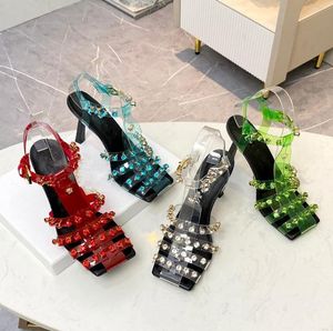 Designer Nuovo sandali con tacco alto Roman Roman Film femminile Rhinestone Stiletto Scavald Shoe Banquet Scarpe per matrimoni Wedding Strappy Women's High Heels Sandals 35-42