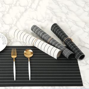 Bordmattor PVC randig Placemat Classic Black White Rectangle Mat Linen Look Non-Slip Pad For Dining Bowl Drink Cup